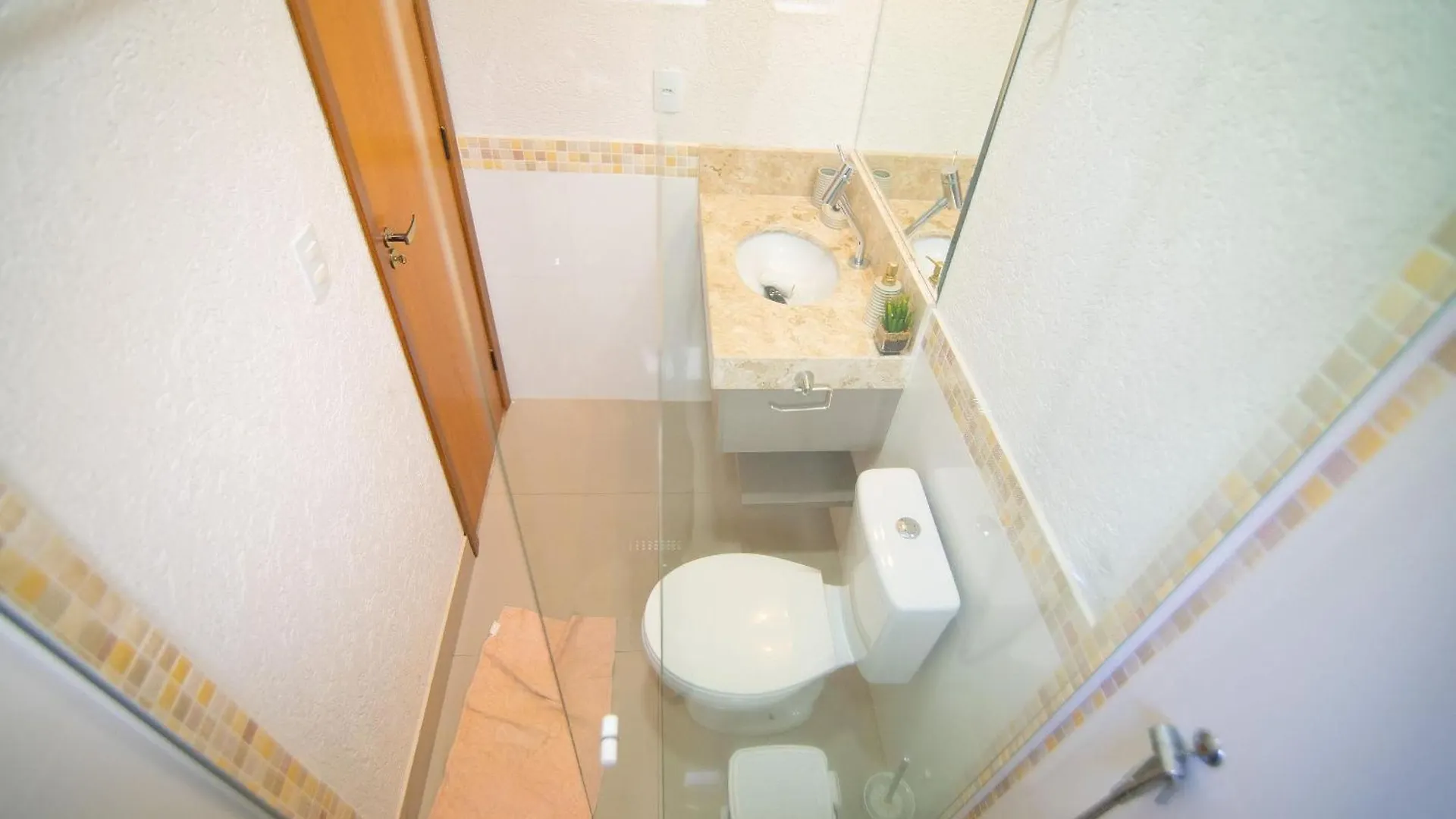 Casa Ipe - Luxo Em Cond Fechado C/Piscina Aquecida Villa Caldas Novas 0*,  Brazília