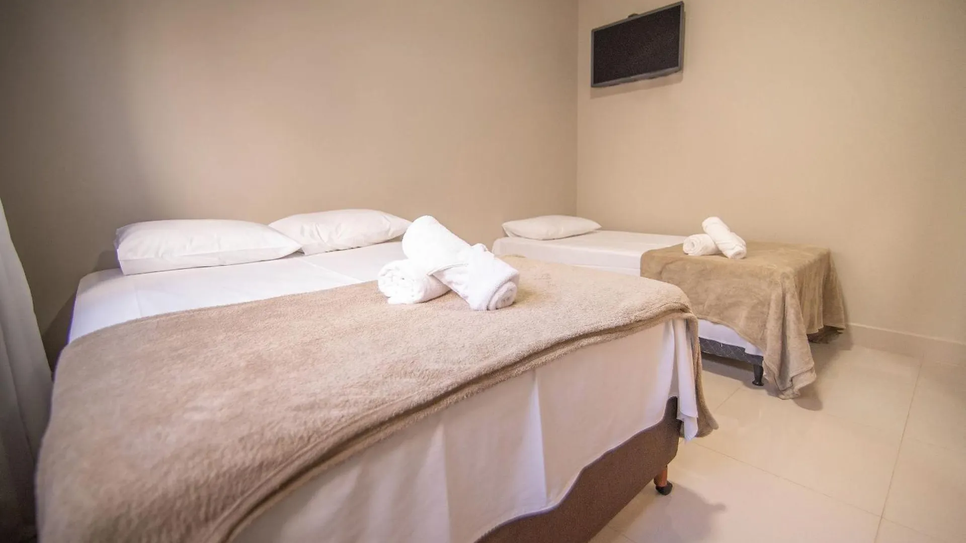 Casa Ipe - Luxo Em Cond Fechado C/Piscina Aquecida Villa Caldas Novas Nyaraló