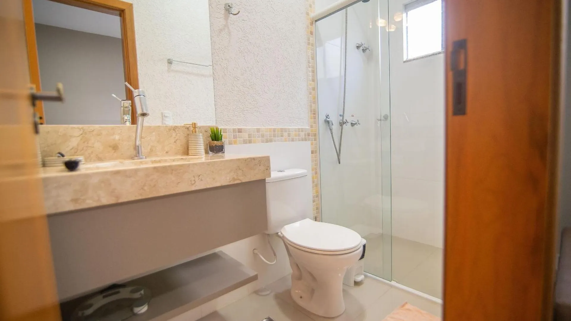 Casa Ipe - Luxo Em Cond Fechado C/Piscina Aquecida Villa Caldas Novas 0*,